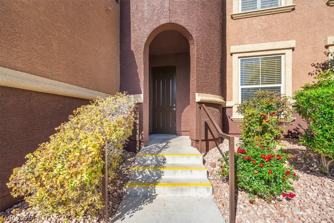 3975 N Hualapai Way 281