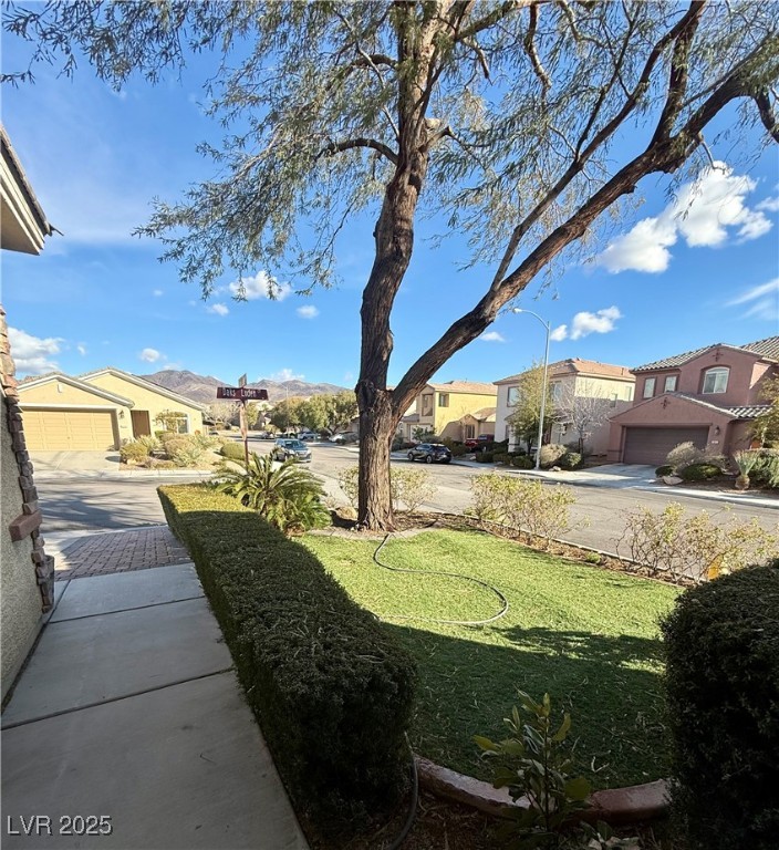 2461 Daks Loden Court, Henderson, Nevada image 4