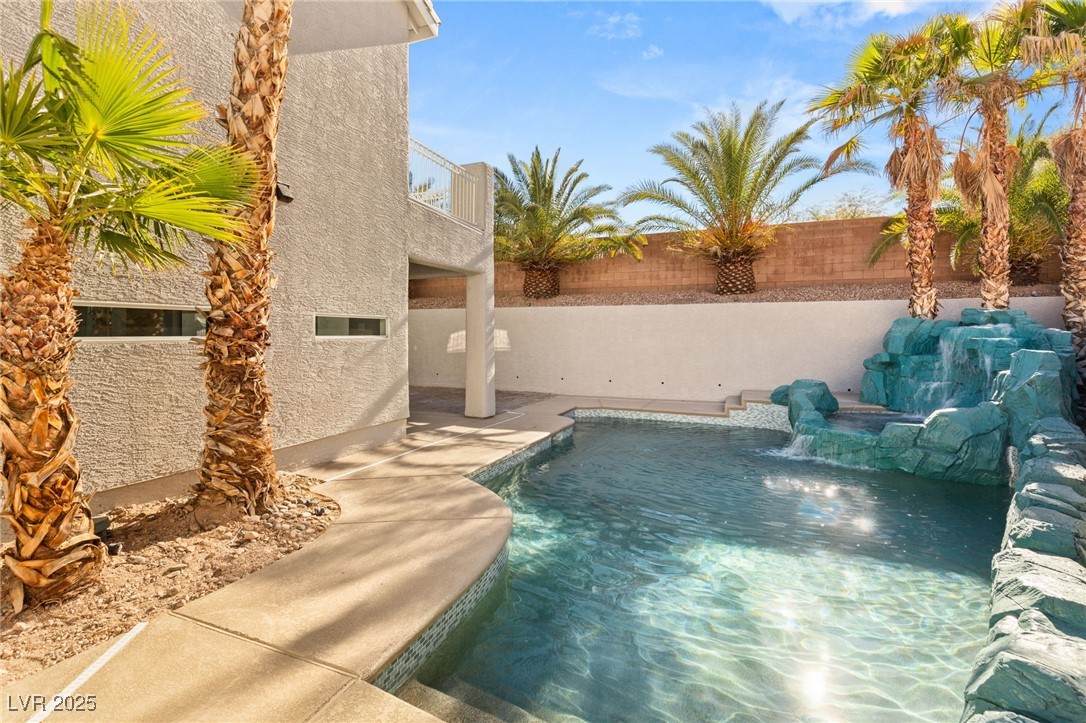 Henderson, Nevada 89052, United States, 3 Bedrooms Bedrooms, ,2 BathroomsBathrooms,Residential,Active,189916