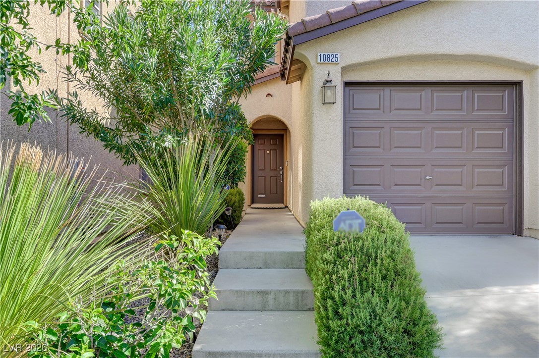 10825 Beach House Avenue