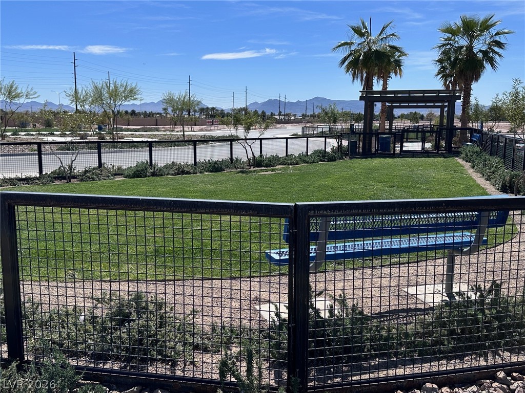 5637 Thunder Blue Avenue