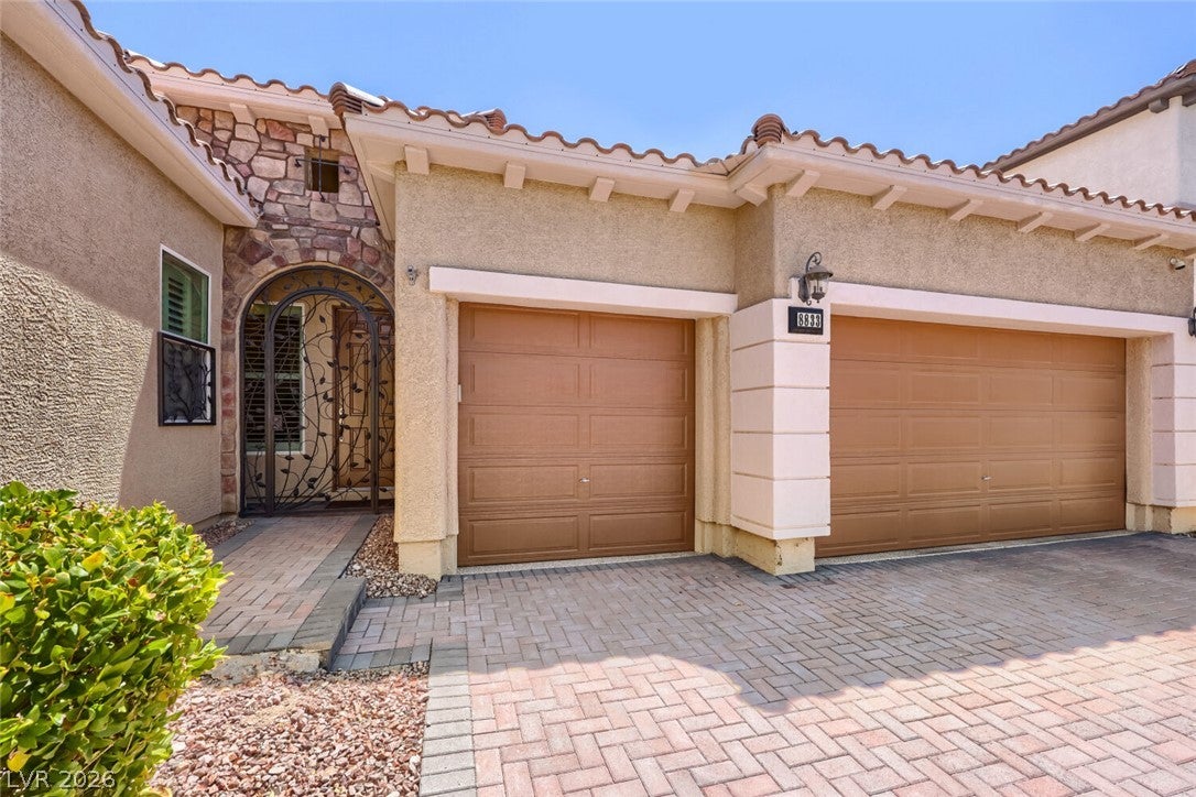 8833 Dramatic Gold Avenue
