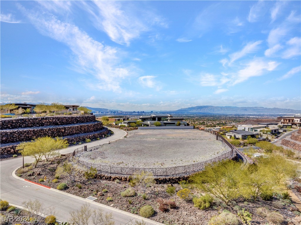 2 Vista Crescent Court, Henderson, Nevada image 3