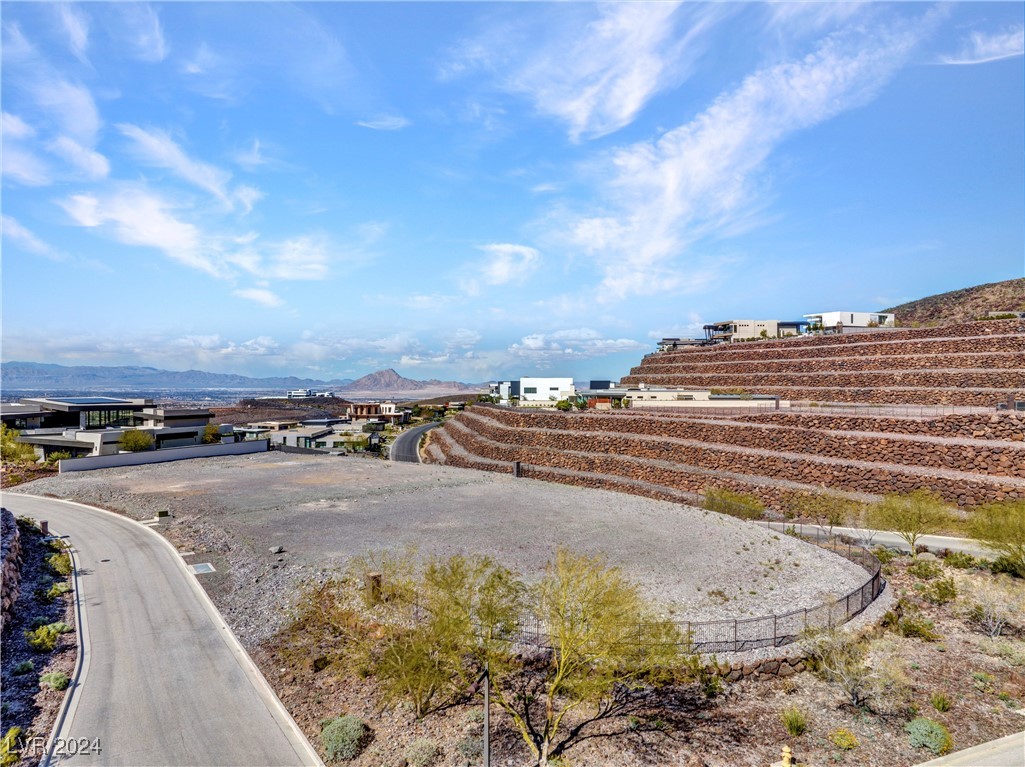 2 Vista Crescent Court, Henderson, Nevada image 1