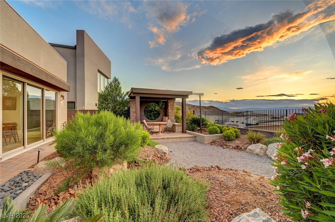2180 Skyline Heights Lane, Henderson, Nevada image 35