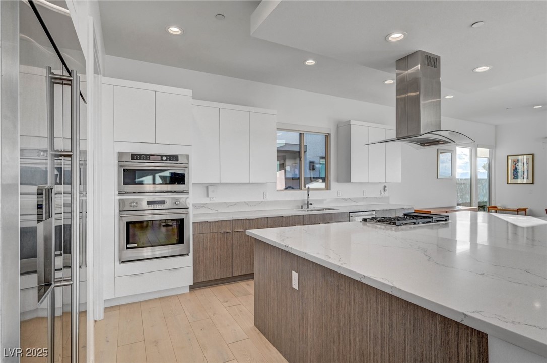 2180 Skyline Heights Lane, Henderson, Nevada image 12