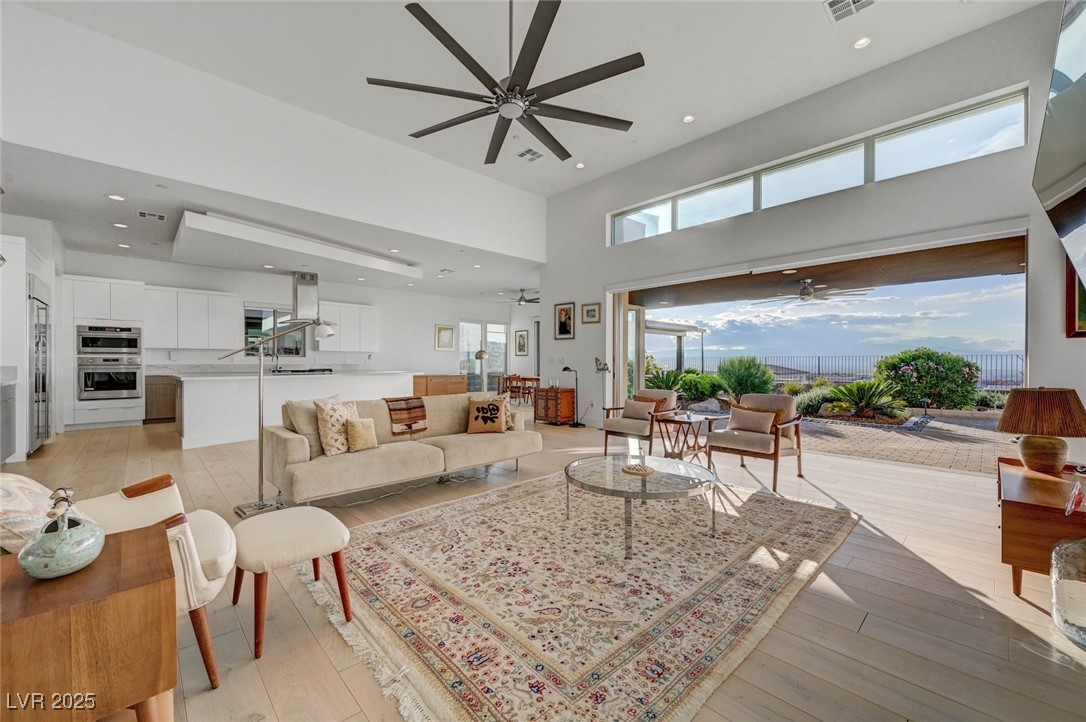2180 Skyline Heights Lane, Henderson, Nevada image 10