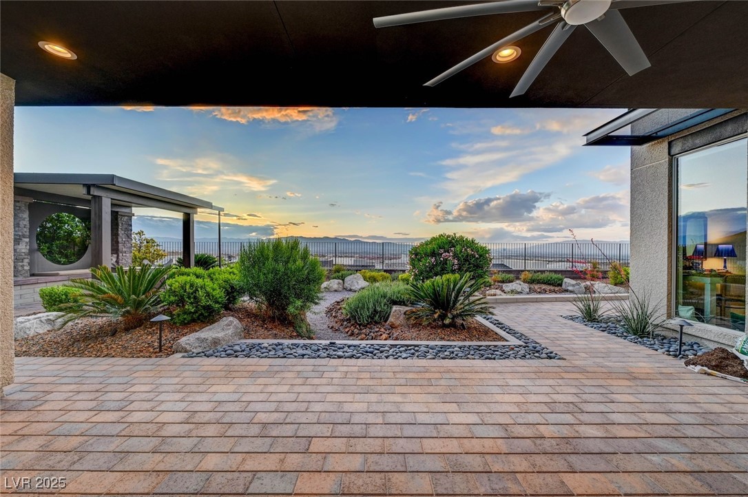 2180 Skyline Heights Lane, Henderson, Nevada image 32