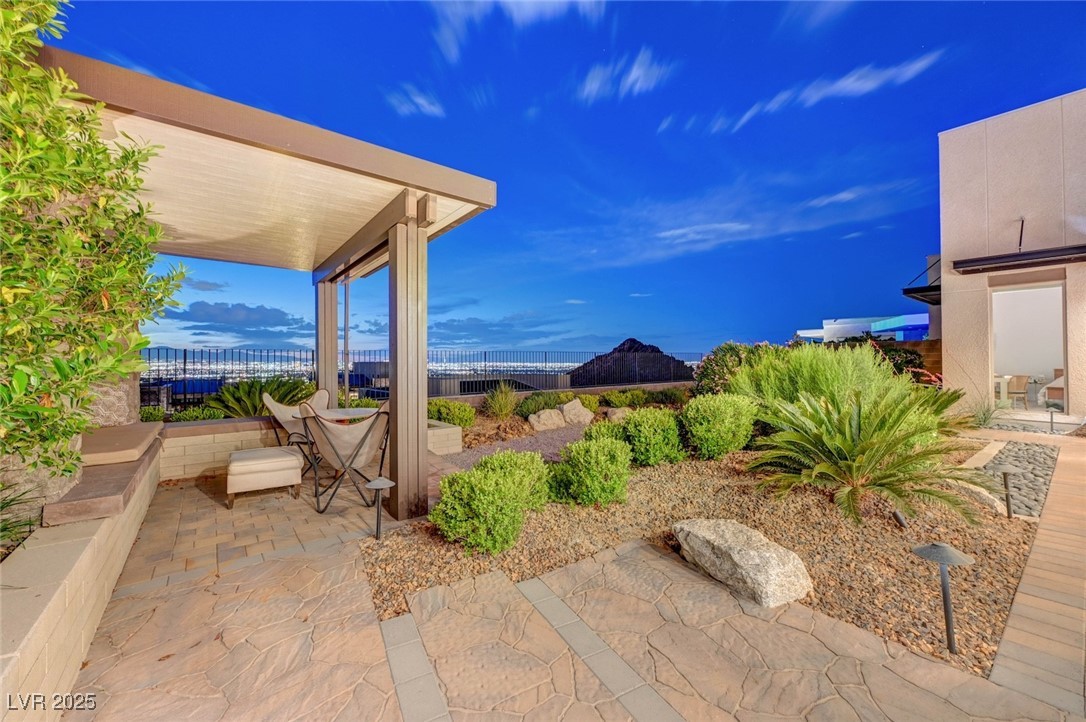 2180 Skyline Heights Lane, Henderson, Nevada image 44