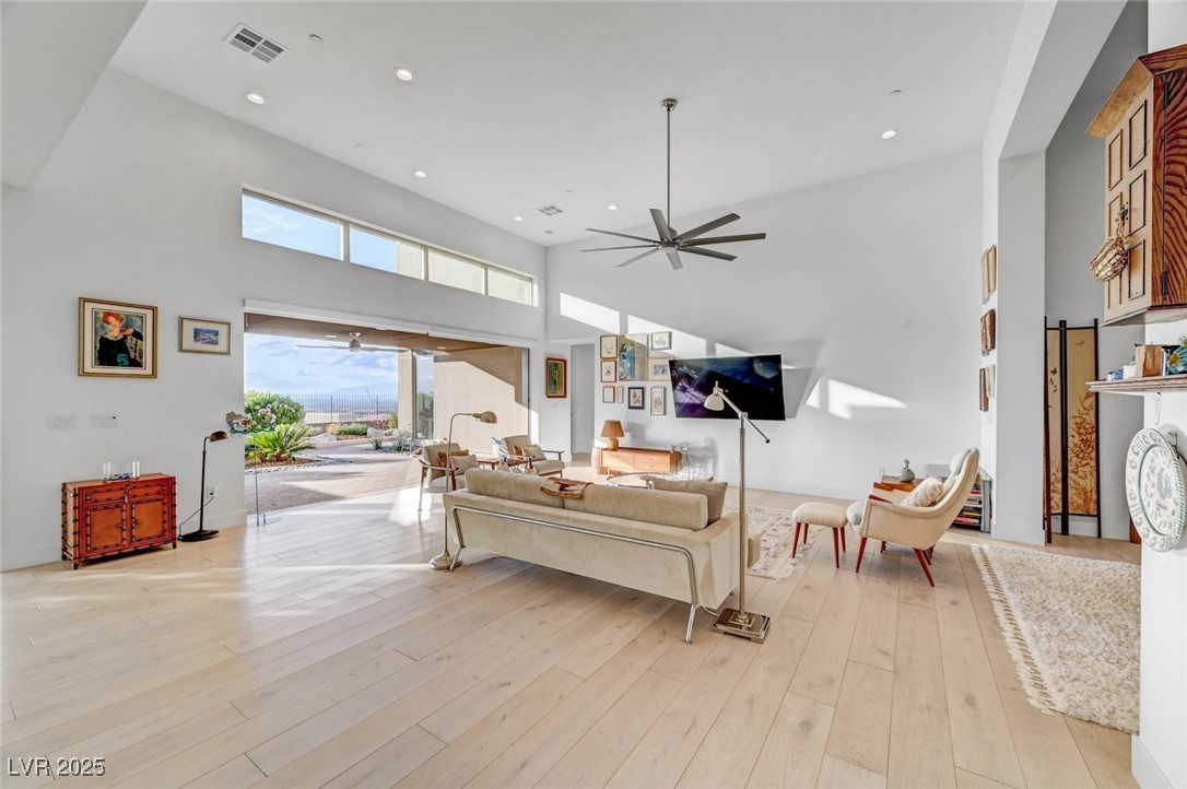 2180 Skyline Heights Lane, Henderson, Nevada image 9