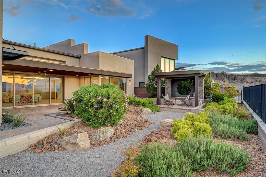 2180 Skyline Heights Lane, Henderson, Nevada image 38