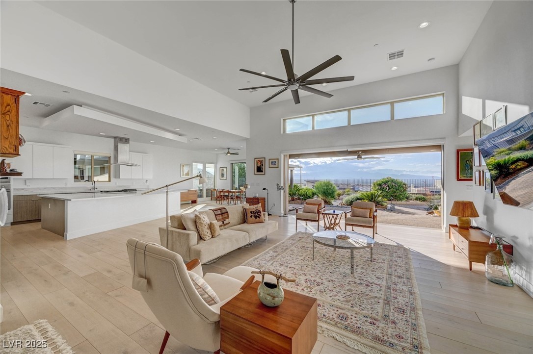 2180 Skyline Heights Lane, Henderson, Nevada image 7