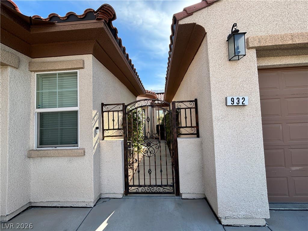 Photo of 932 Viscanio Place, Las Vegas, NV 89138 (MLS # 2803801)