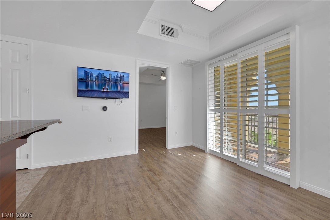 2405 W Serene Avenue 639