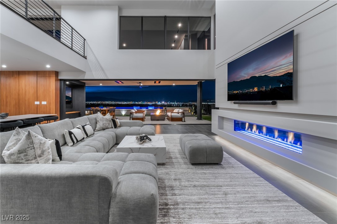801 Dragons Eye Drive