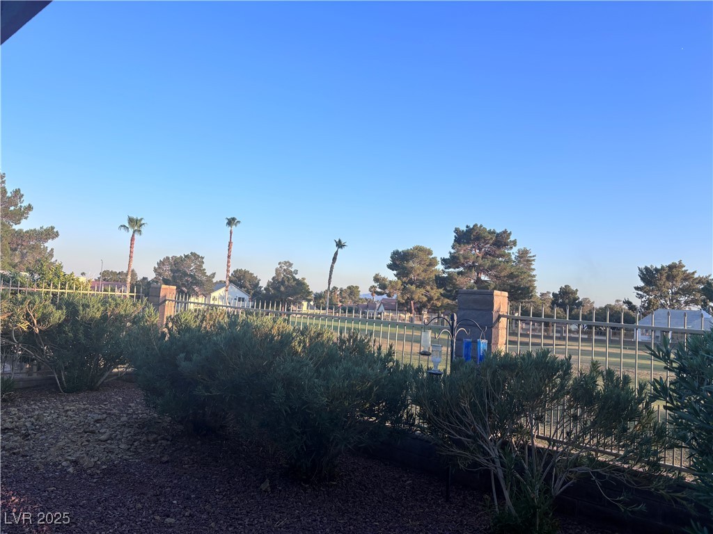 5017 Cliffrose Drive