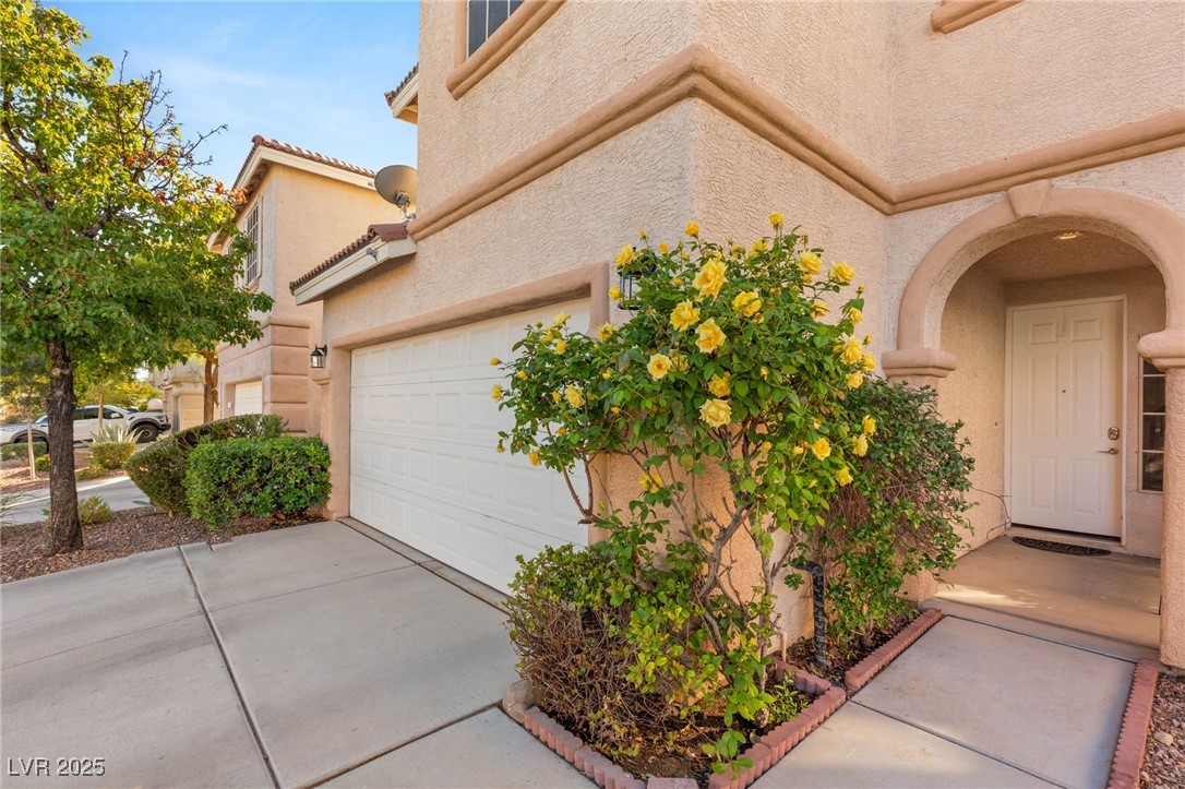 Las Vegas, Nevada 89147, United States, 4 Bedrooms Bedrooms, ,3 BathroomsBathrooms,Residential,Active,236606