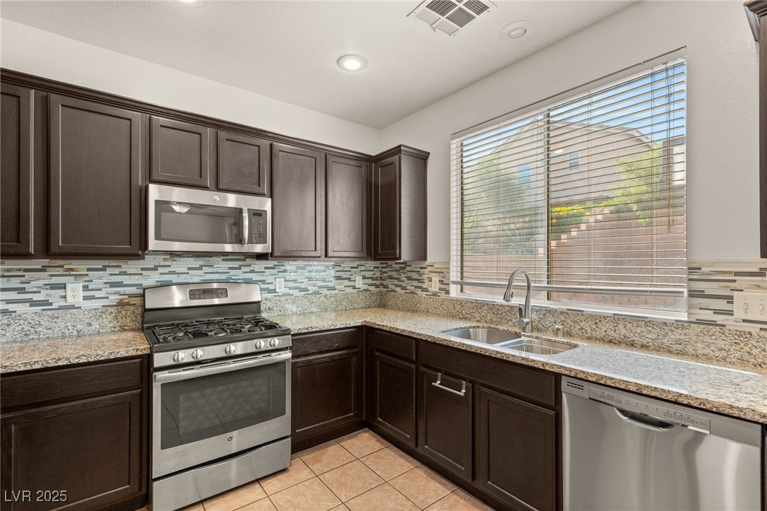 Las Vegas, Nevada 89147, United States, 4 Bedrooms Bedrooms, ,3 BathroomsBathrooms,Residential,Active,236606