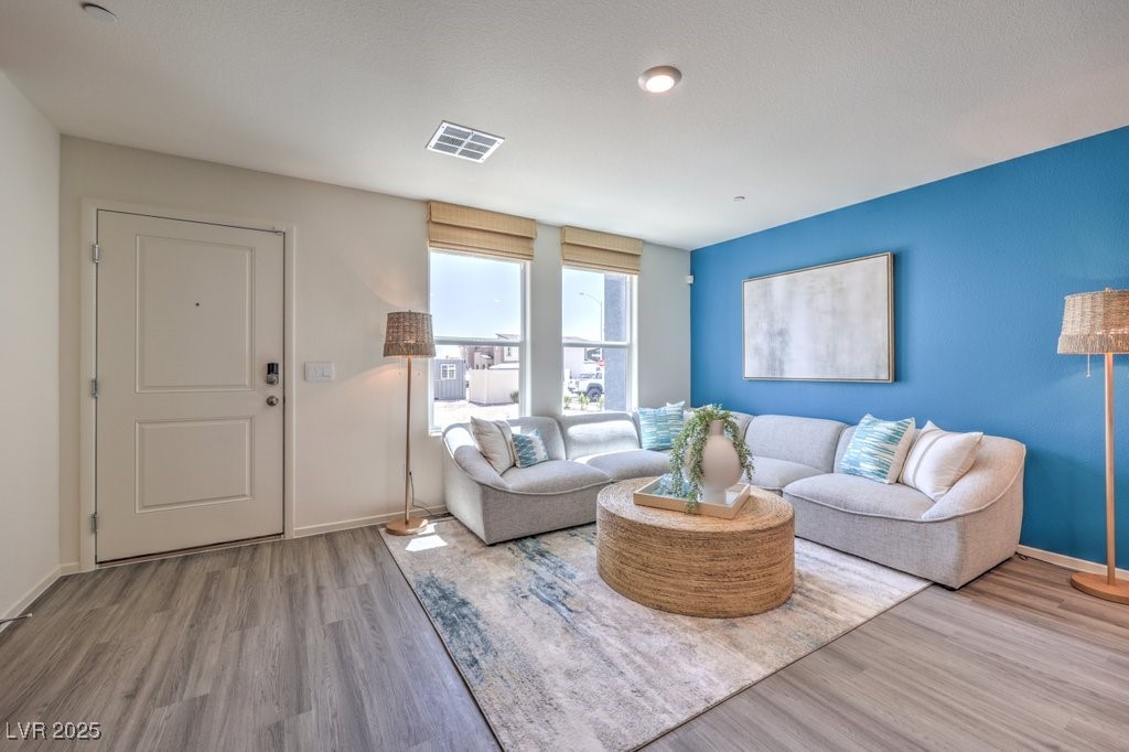 6192 Hibiscus Garden Street 175