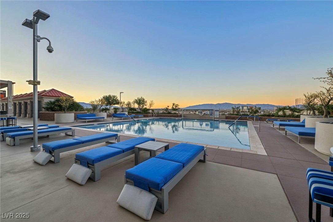 200 W Sahara Avenue 1711