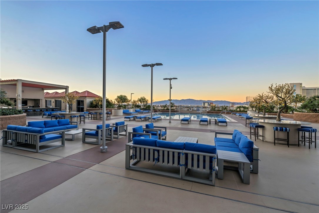 200 W Sahara Avenue 1711