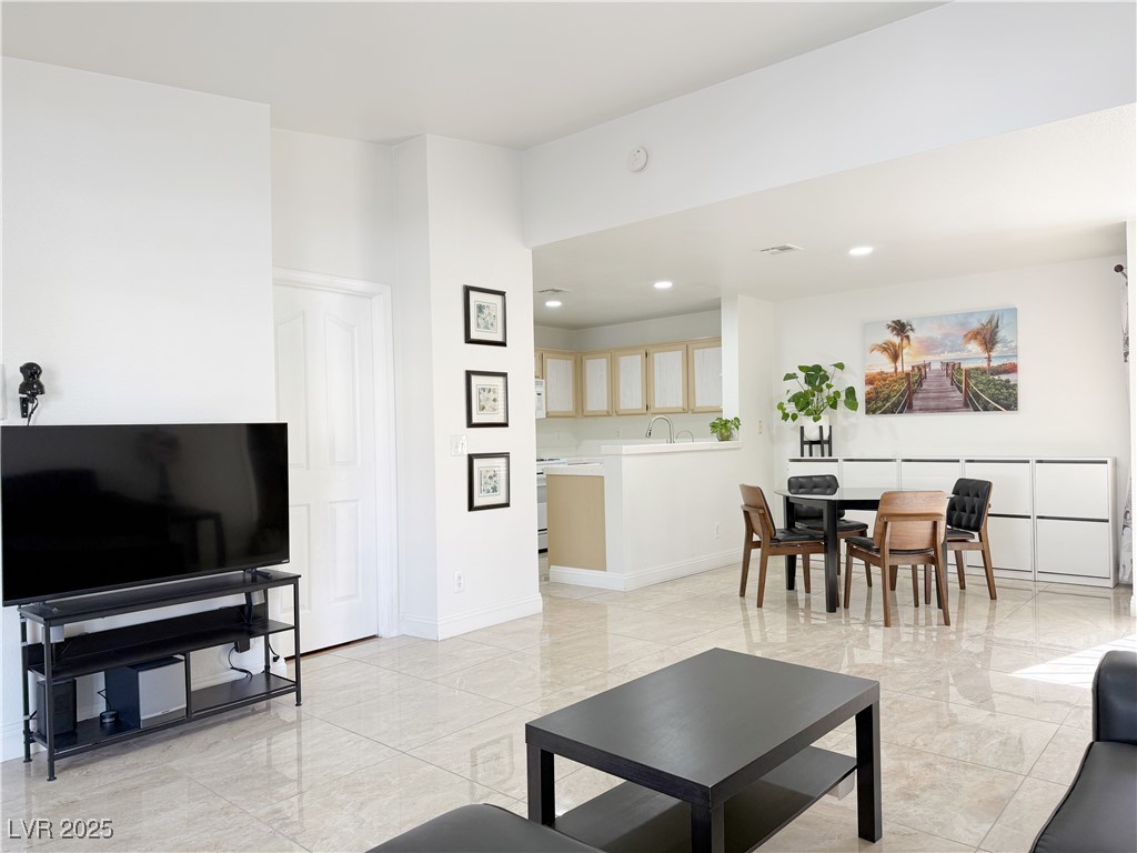 8452 Boseck Drive #225, Las Vegas, Nevada image 4