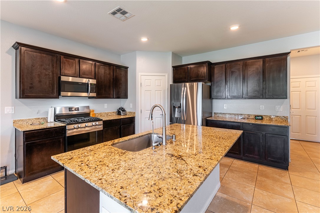 7255 Dazzle Point Street