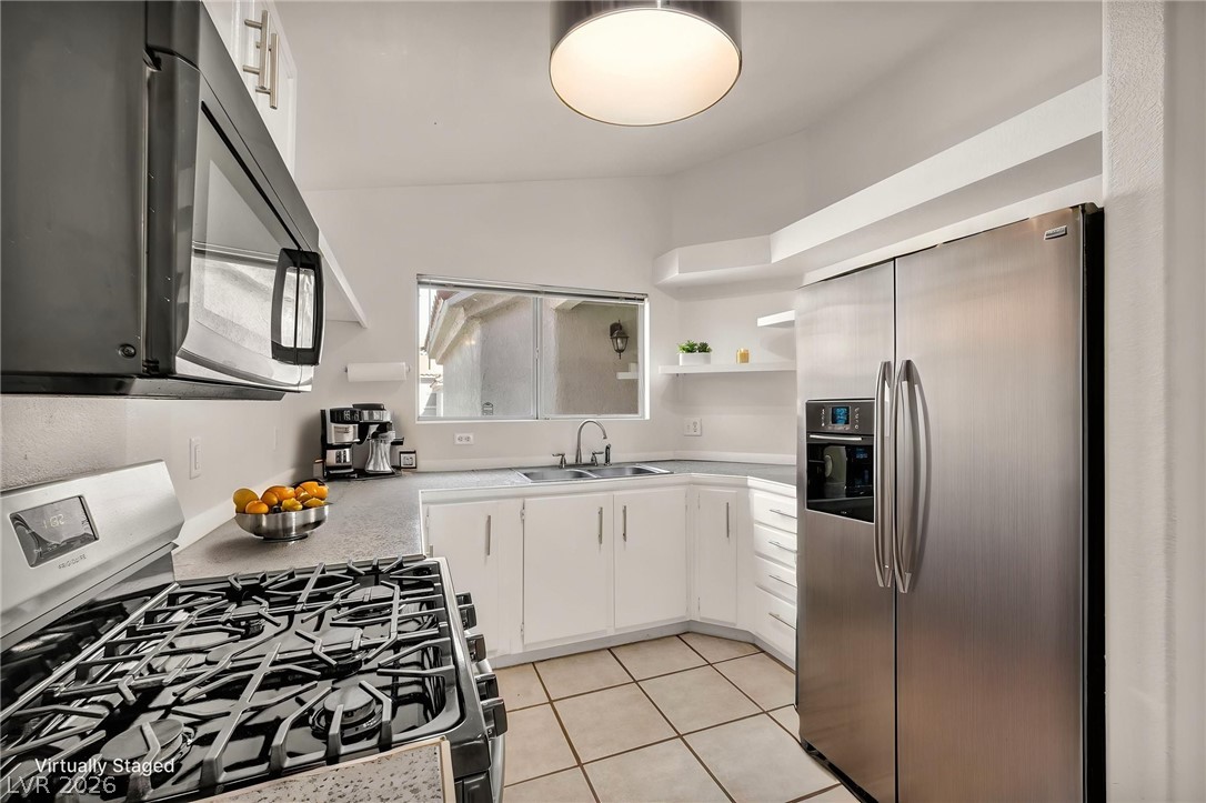 7803 Ravenhollow Lane