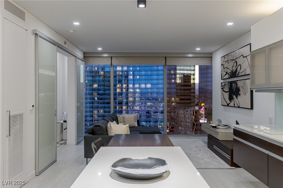 3726 Las Vegas Boulevard 2902