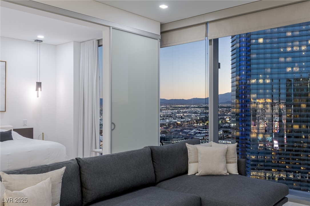 3726 Las Vegas Boulevard 2902