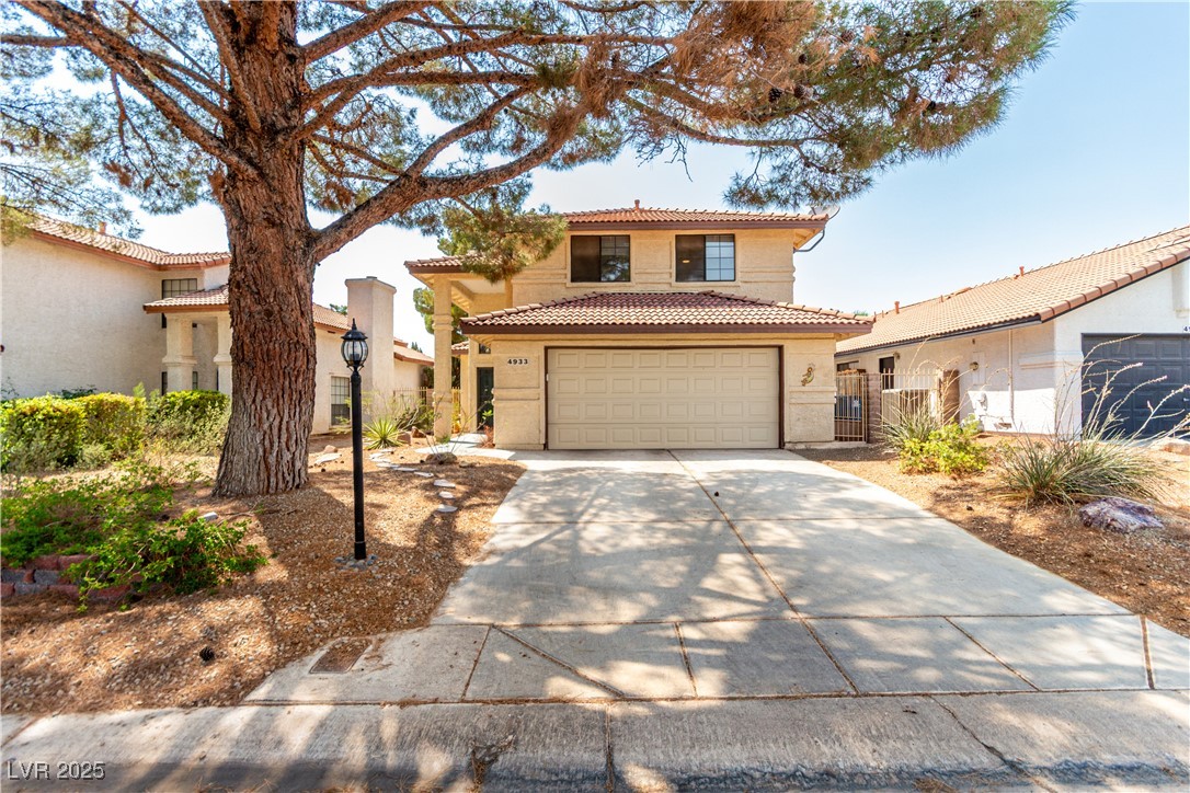 4933 Fiesta Lakes Street
