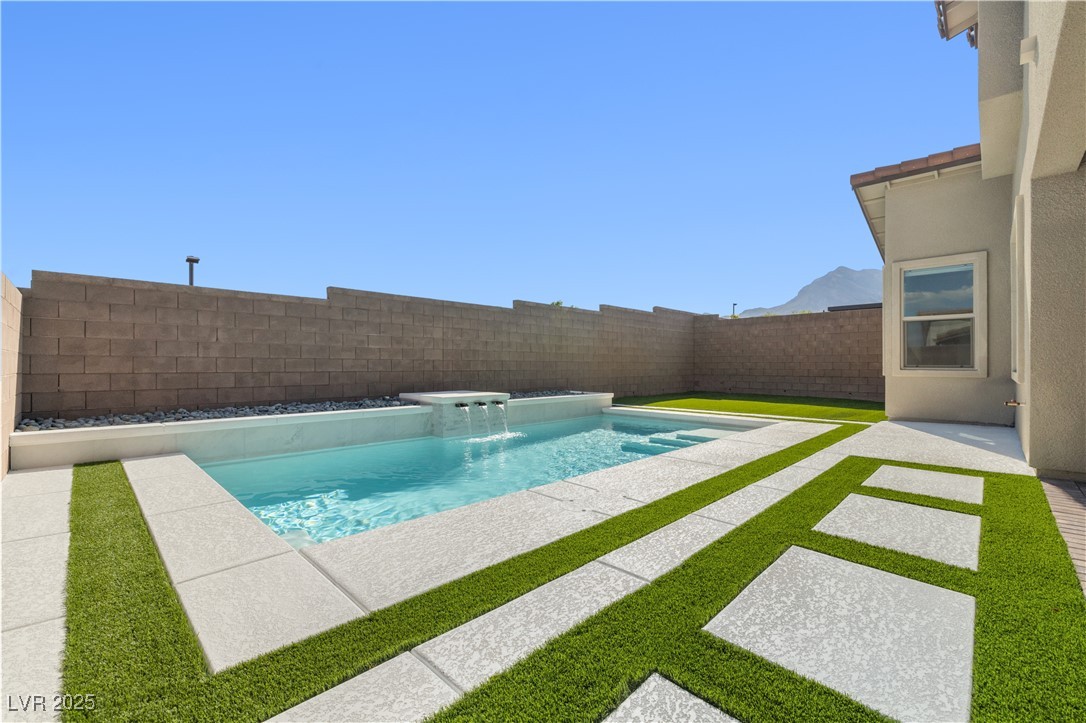 Properties 2 12039 Rockview Point Street