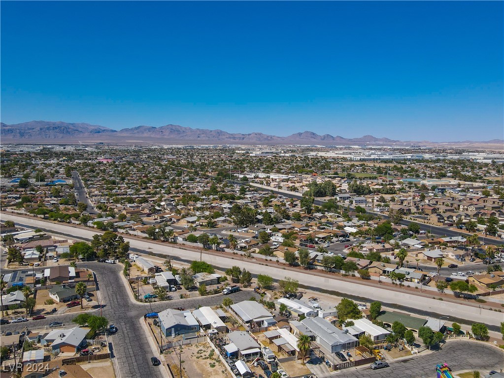 Thomas Ave, North Las Vegas, Nevada image 9