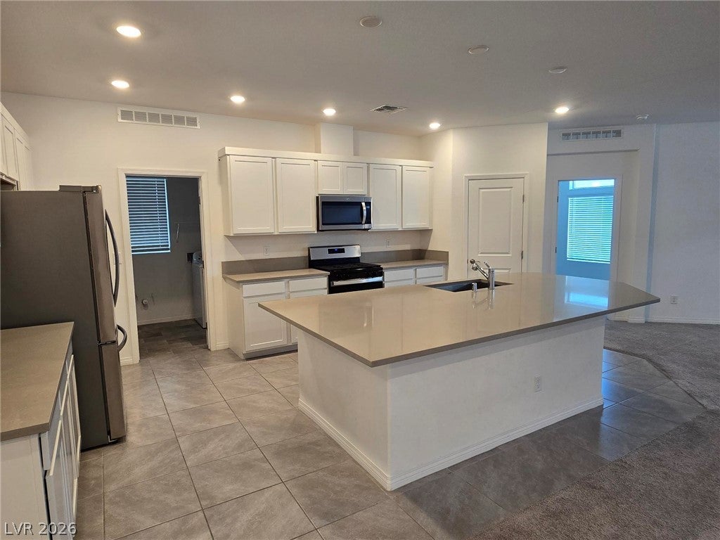 7047 Grace Estate Avenue