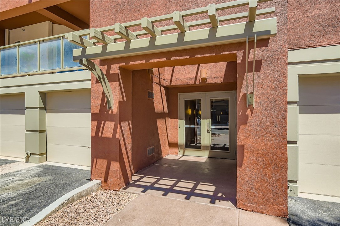 15 E Agate Avenue 503