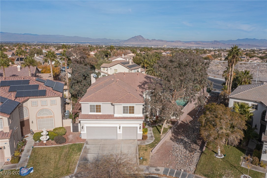 320 Glistening Cloud Drive, Henderson, Nevada image 6