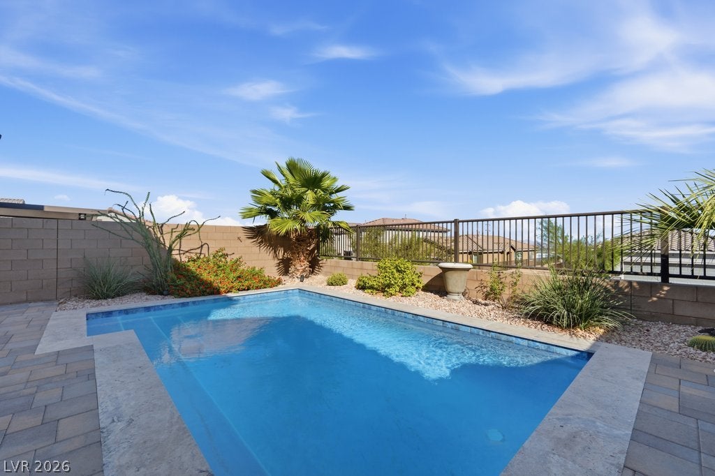 5402 Zacatin Court