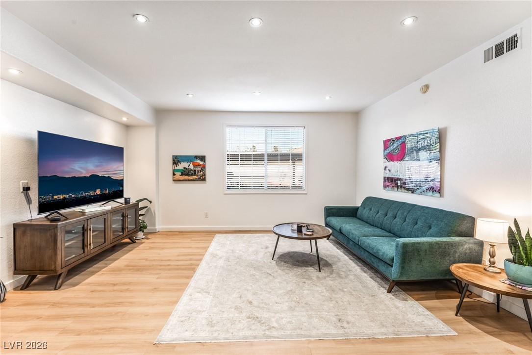 10225 King Henry Avenue 102