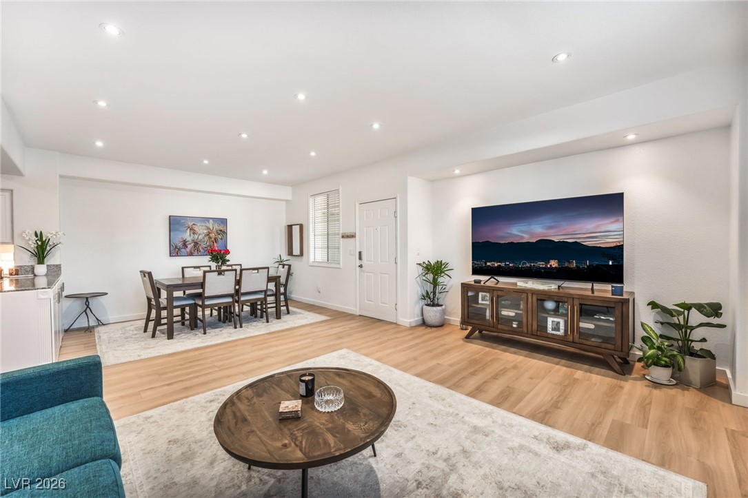 10225 King Henry Avenue 102