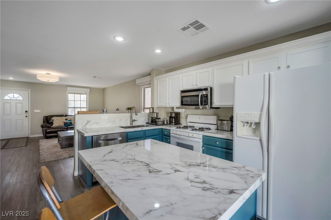 1076 Blue Sands Court