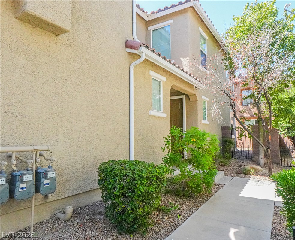 25 Red Oak Canyon Street 2