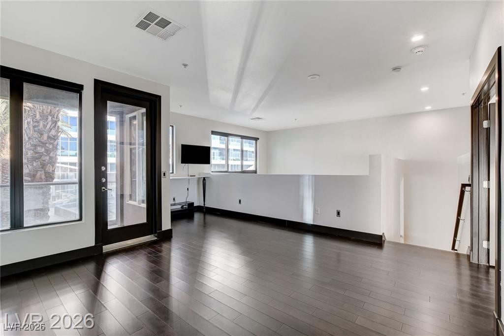 4565 Dean Martin Drive 102