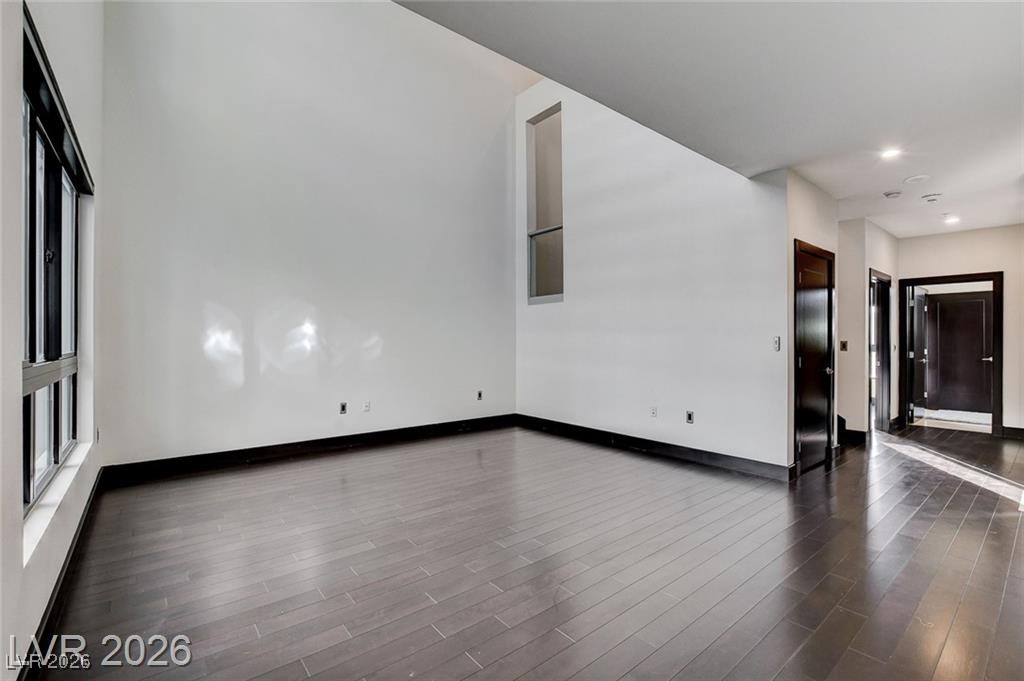 4565 Dean Martin Drive 102