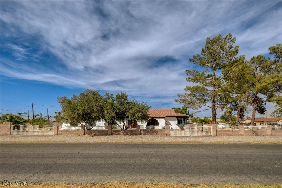 1401 Sharon Road