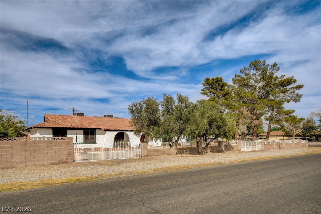 1401 Sharon Road