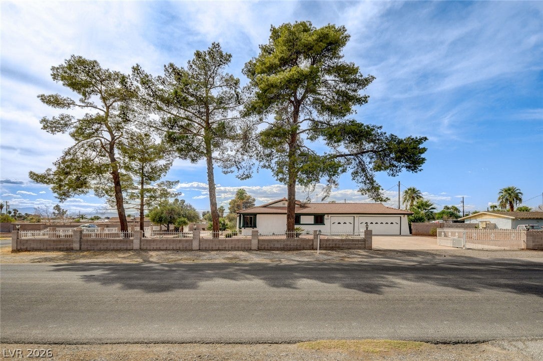 1401 Sharon Road