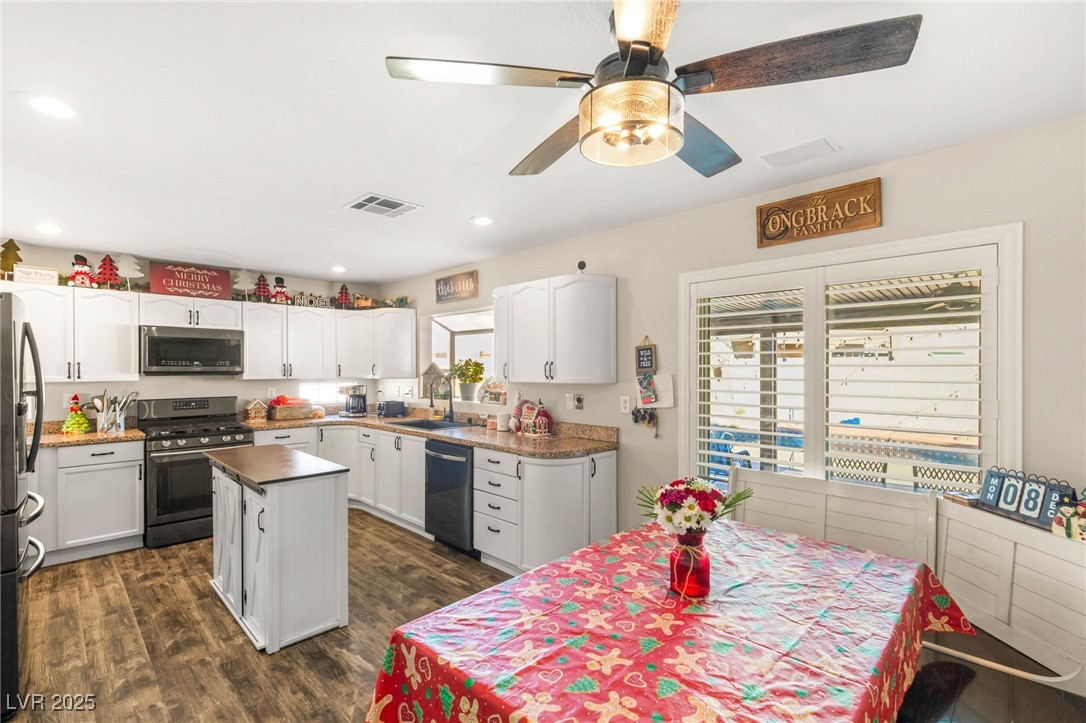 Las Vegas, Nevada 89129, United States, 4 Bedrooms Bedrooms, ,3 BathroomsBathrooms,Residential,Active,254349