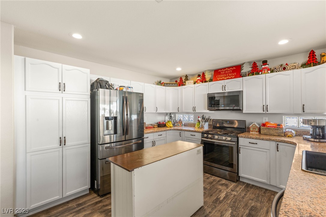 Las Vegas, Nevada 89129, United States, 4 Bedrooms Bedrooms, ,3 BathroomsBathrooms,Residential,Active,254349