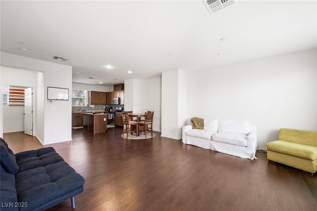 4533 Townwall Street