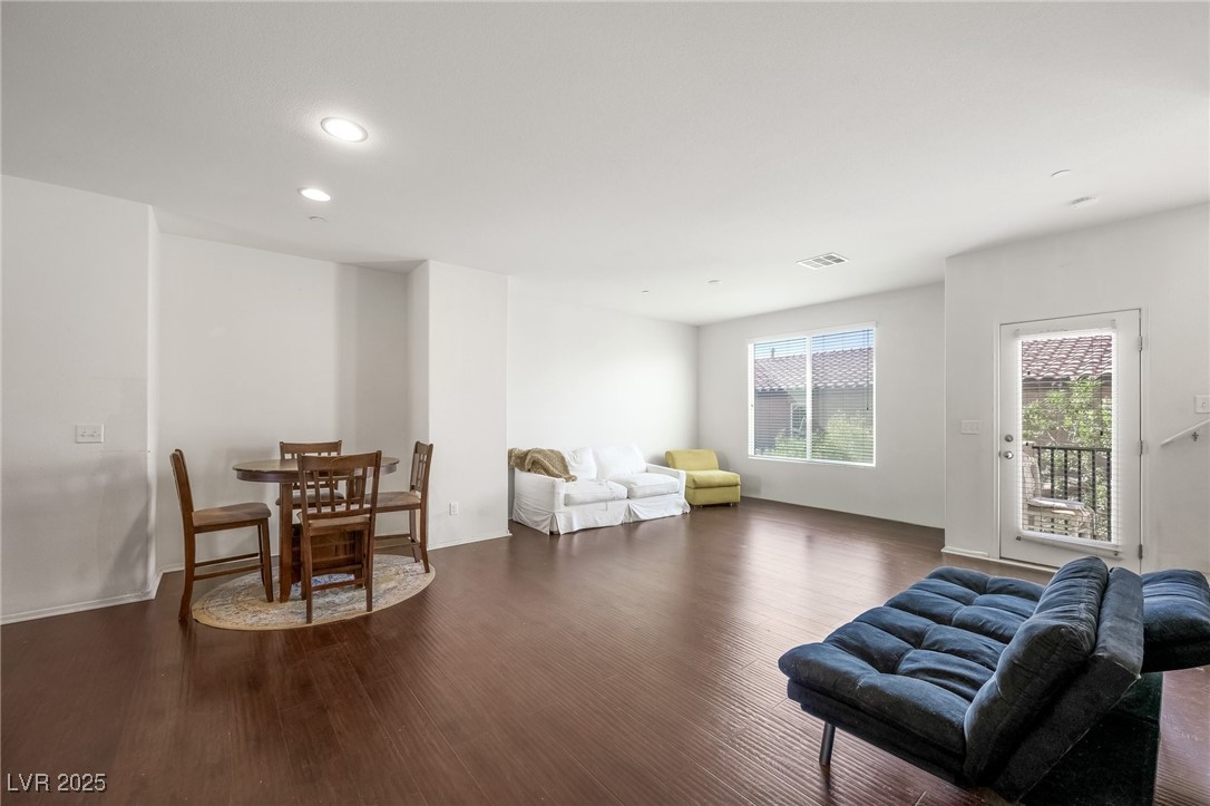 4533 Townwall Street